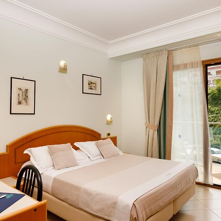 Hotel Gardenia Sorrento, Ascend Hotel Collection Esterno foto