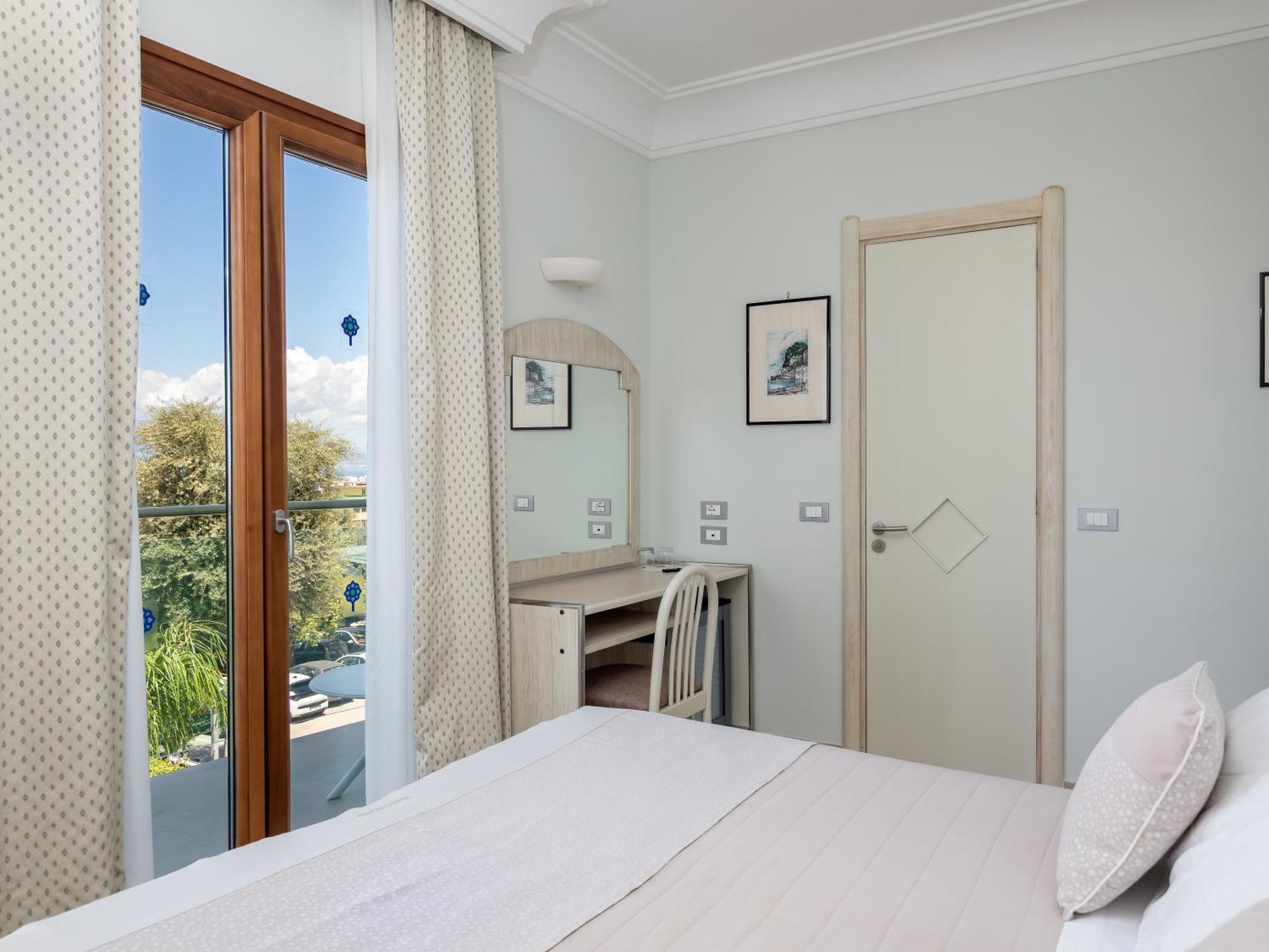 Hotel Gardenia Sorrento, Ascend Hotel Collection Esterno foto