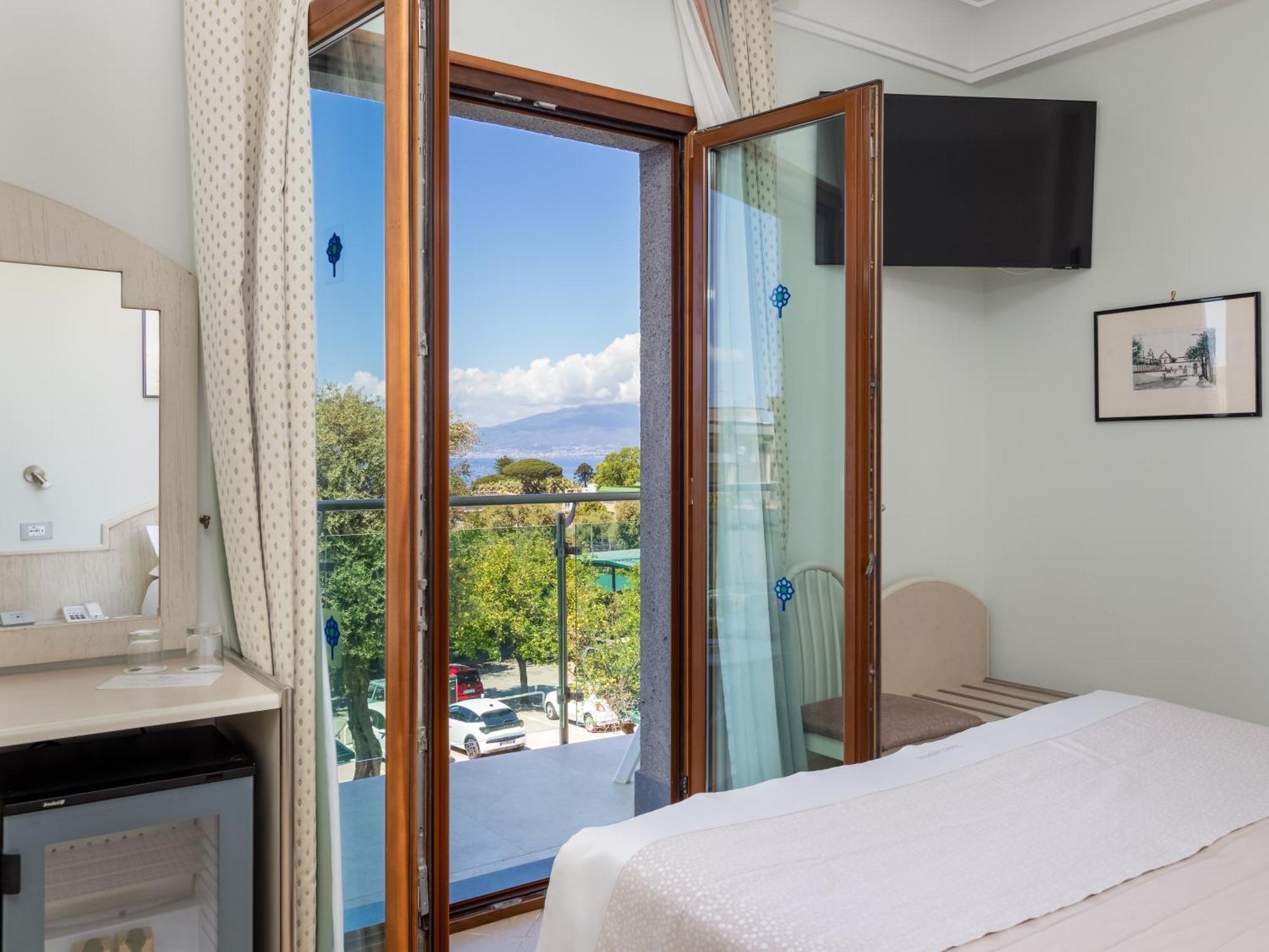 Hotel Gardenia Sorrento, Ascend Hotel Collection Esterno foto