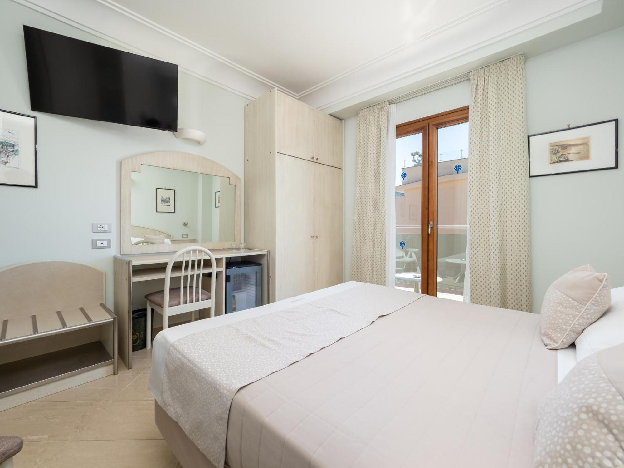 Hotel Gardenia Sorrento, Ascend Hotel Collection Esterno foto